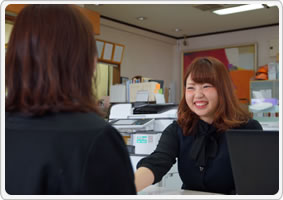 真剣かつ、楽しみながらも無理なく運転技術が習得できるよう、アナタに合わせた教育プログラムを組みます。(五井自動車教習所)
