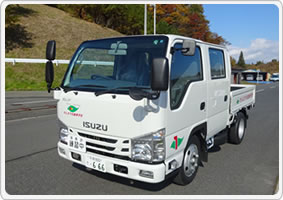 走る大型車