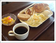 ホテルの朝食(上地自動車学校)